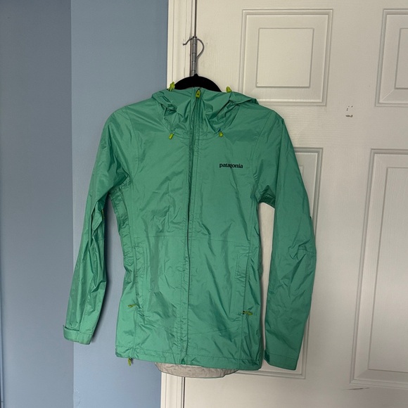 EUC Patagonia Torrentshell Rain Jacket size XS - Picture 1 of 7